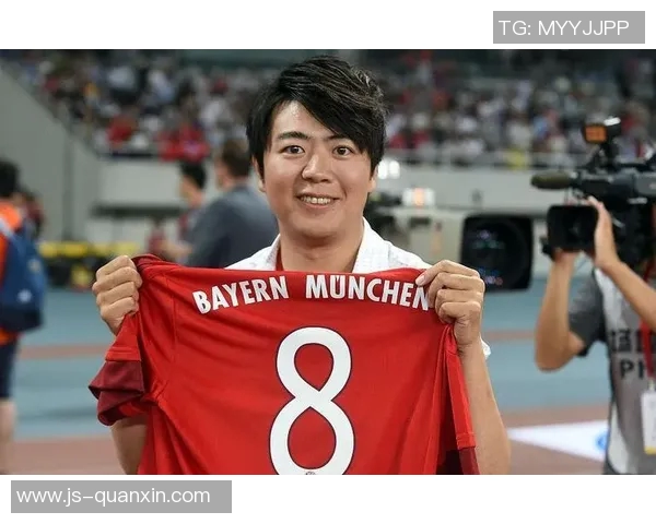 足球明星与钢琴的奇妙对话展现艺术与运动的完美结合