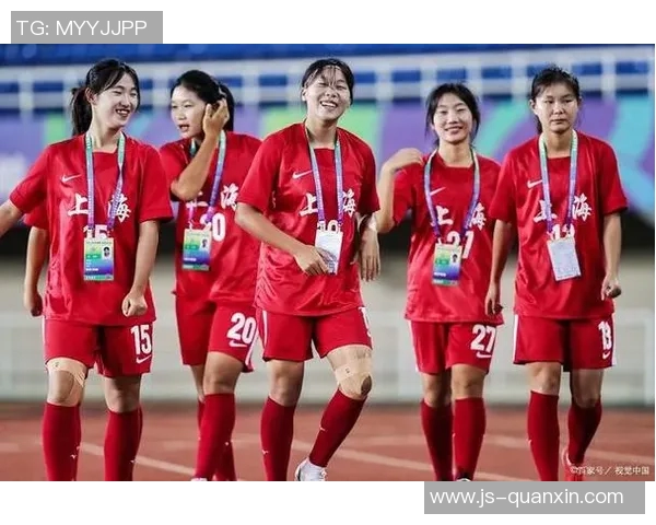 南京足球队与杭州足球队赛后分析实力对比与战术探讨 南京足球队与杭州足球队赛后分析实力对比与战术探讨